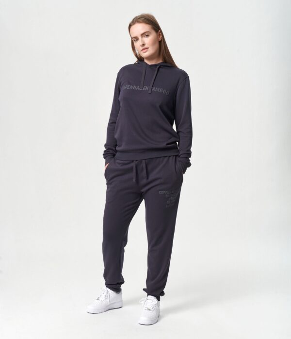 Bambus hoodie joggingsæt i mørkegrå med logo til damer fra Copenhagen Bamboo, XS