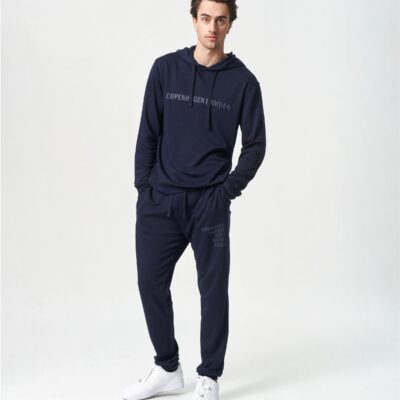 Bambus hoodie joggingsæt i navy med logo fra Copenhagen Bamboo, L