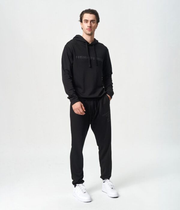 Bambus hoodie joggingsæt i sort med logo fra Copenhagen Bamboo, XL