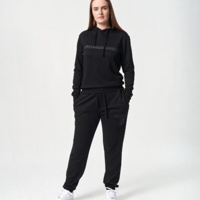 Bambus hoodie joggingsæt i sort med logo til damer fra Copenhagen Bamboo, L